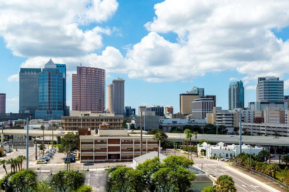 Hampton Inn Tampa Downtown Channel District Экстерьер фото